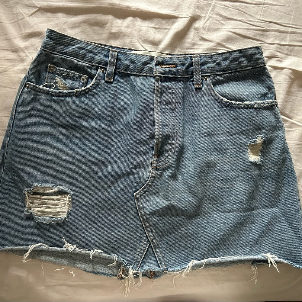 Reformation Blue Classic Denim Jean Skirt
Mini
Size 28
Hardly Worn